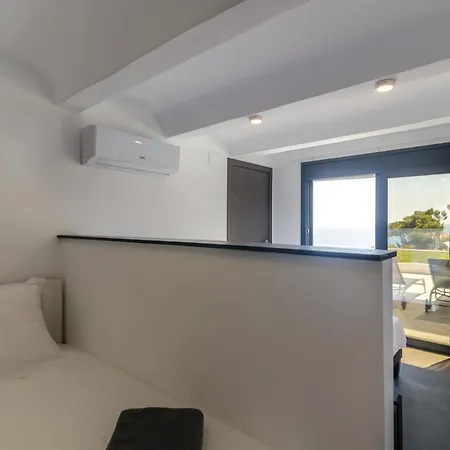 ヴィラ Seaside In With Garden And Pool View