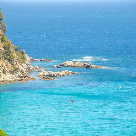 Seaside In With Garden And Pool View ヴィラ
