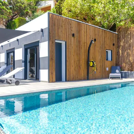 Villa Seaside In With Garden And Pool View Lloret de Mar