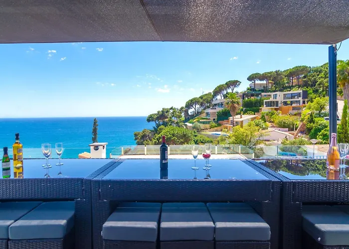 Seaside In With Garden And Pool View
