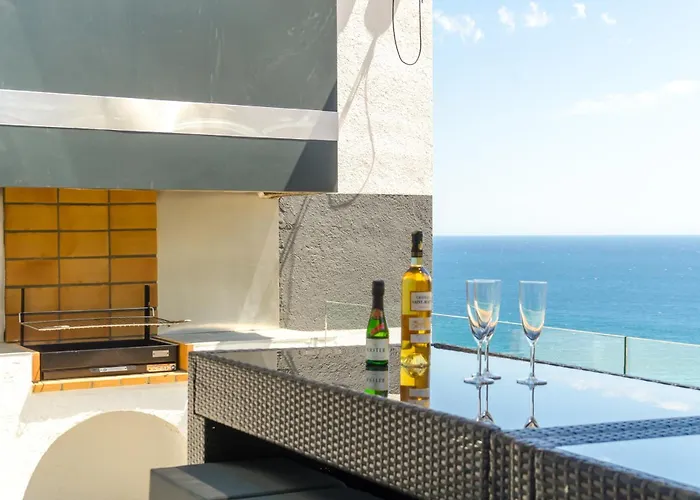 Vila Seaside In With Garden And Pool View *