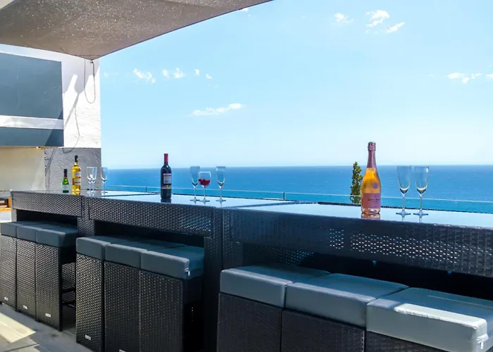 Seaside In With Garden And Pool View Vila *