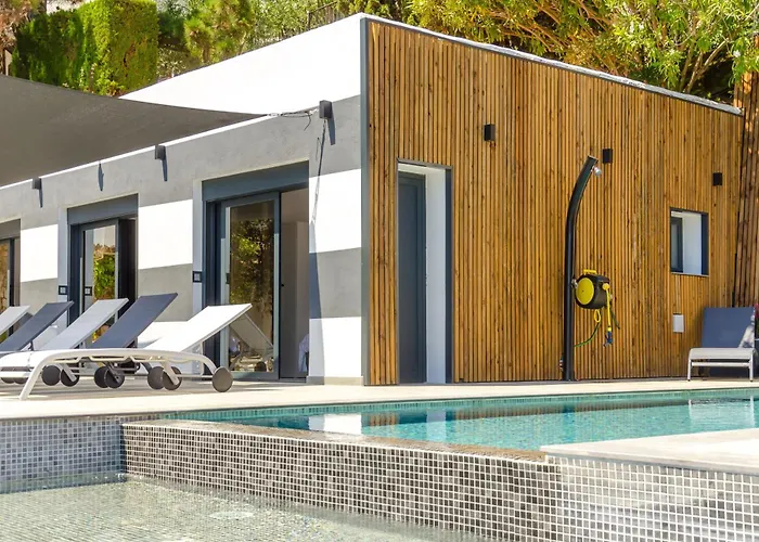 Vila Seaside In With Garden And Pool View Lloret de Mar