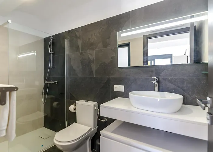 Seaside In With Garden And Pool View Vila *